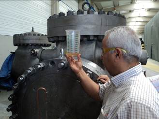 Valve seat leak test Valve seat leak test